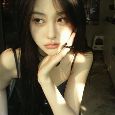 无法触碰的她